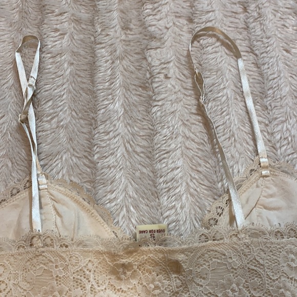 Abercrombie crop top cream off white lace tank top v neck adjustable straps - Picture 6 of 6